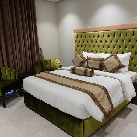 Trivelles Executive Suites Islamabad Ngoại thất bức ảnh