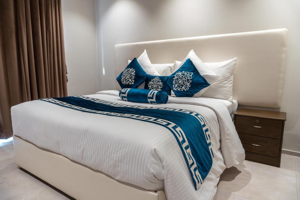 Trivelles Executive Suites Islamabad Ngoại thất bức ảnh