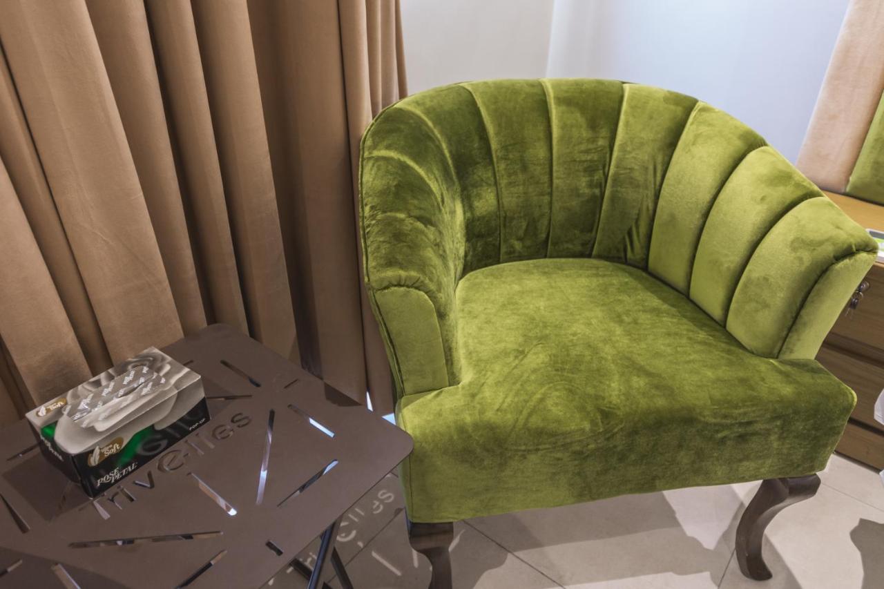 Trivelles Executive Suites Islamabad Ngoại thất bức ảnh