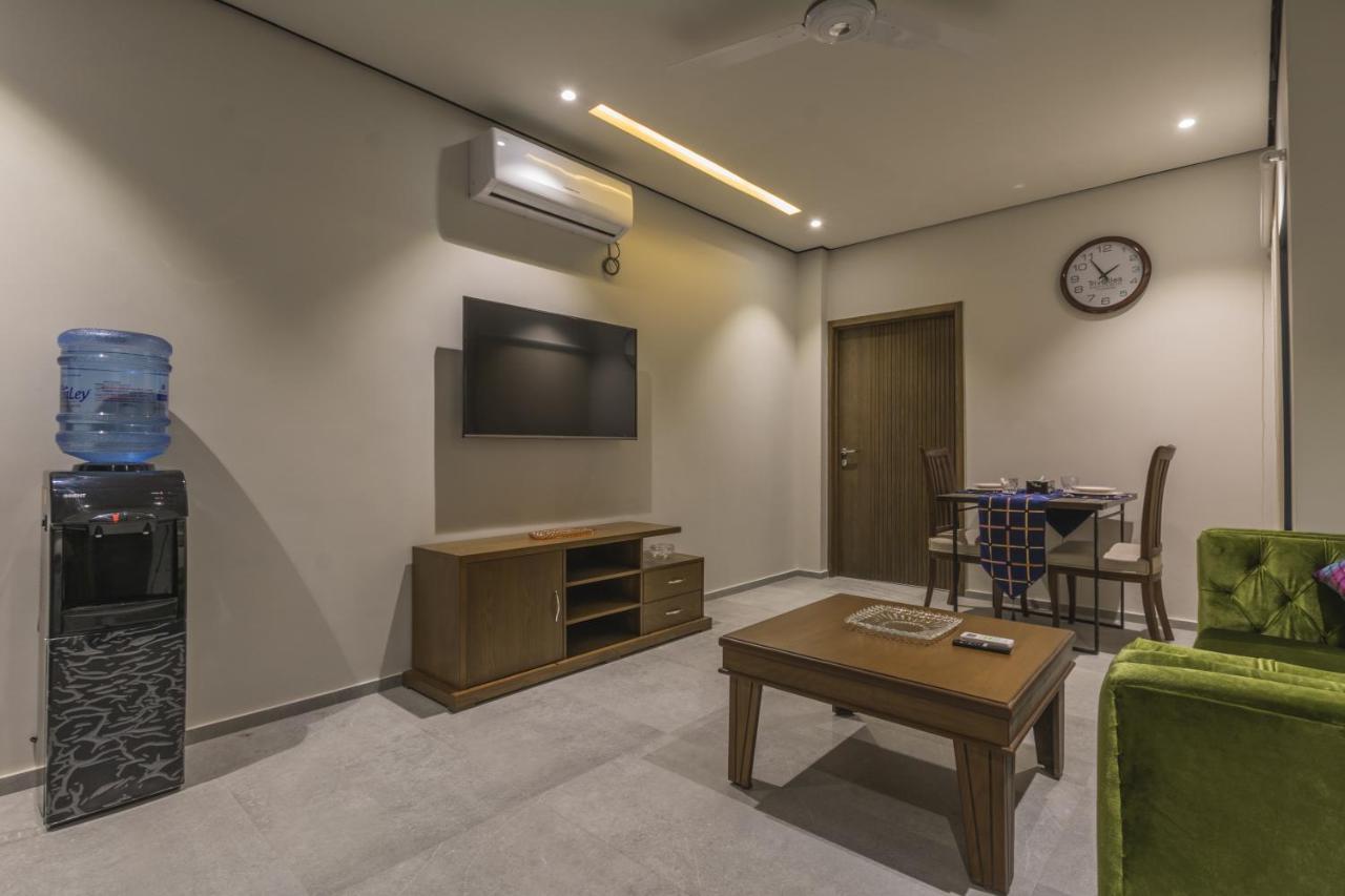 Trivelles Executive Suites Islamabad Ngoại thất bức ảnh