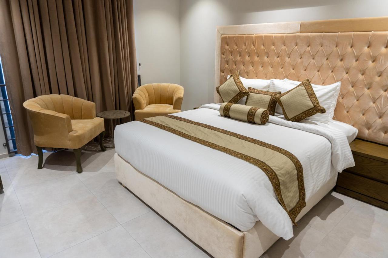 Trivelles Executive Suites Islamabad Ngoại thất bức ảnh