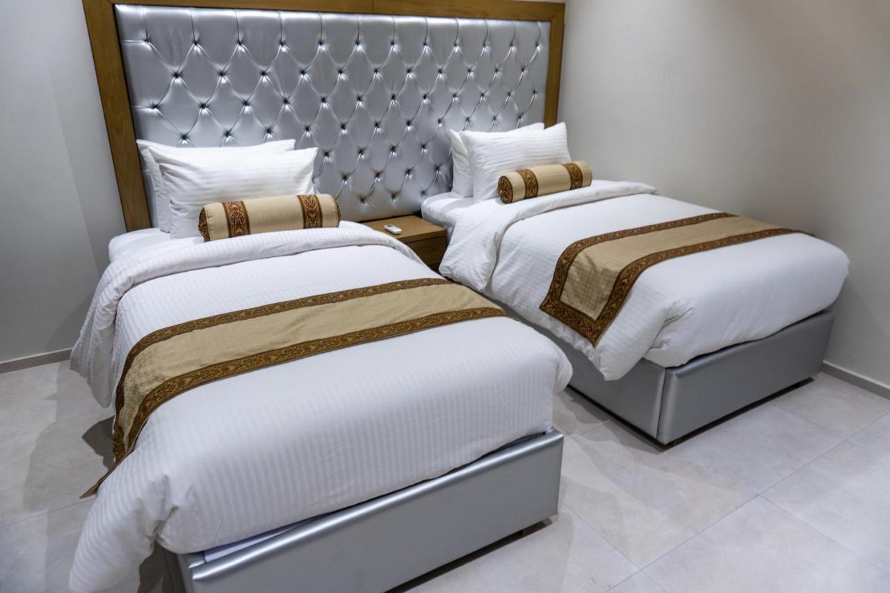 Trivelles Executive Suites Islamabad Ngoại thất bức ảnh