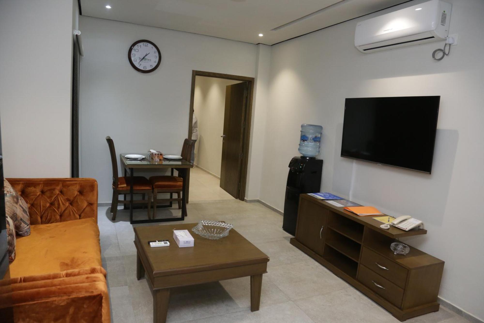 Trivelles Executive Suites Islamabad Ngoại thất bức ảnh