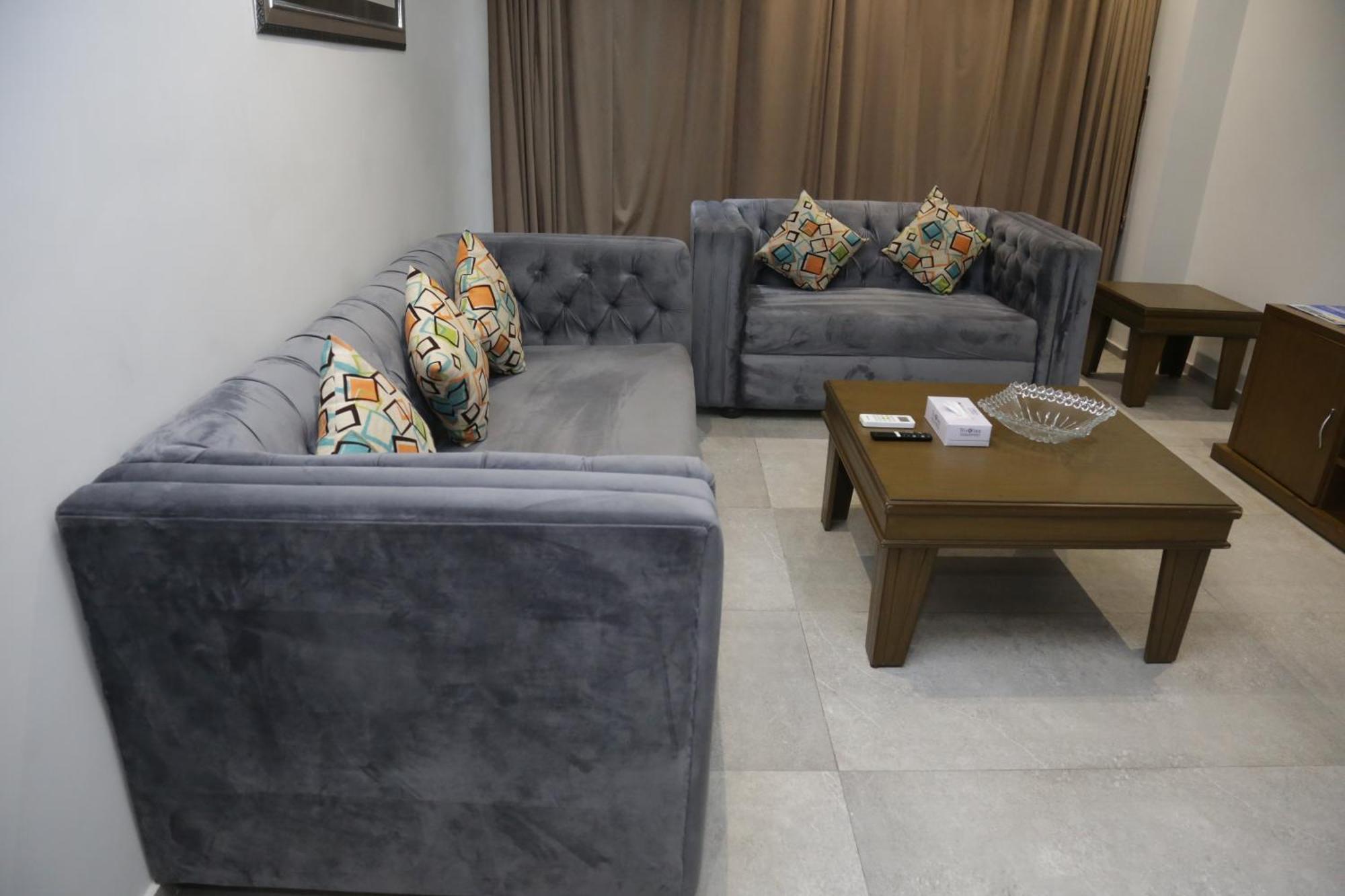 Trivelles Executive Suites Islamabad Ngoại thất bức ảnh